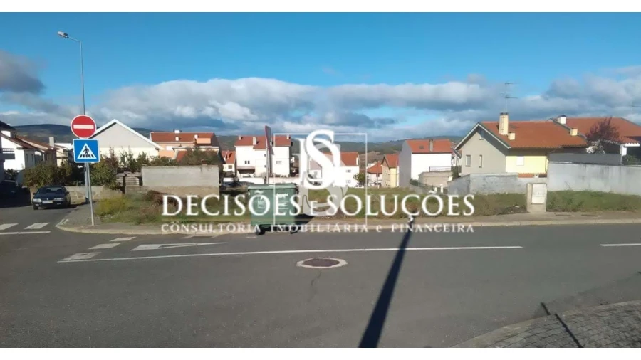 Terreno para Venda em Sé, Santa Maria e Meixedo Foto 2