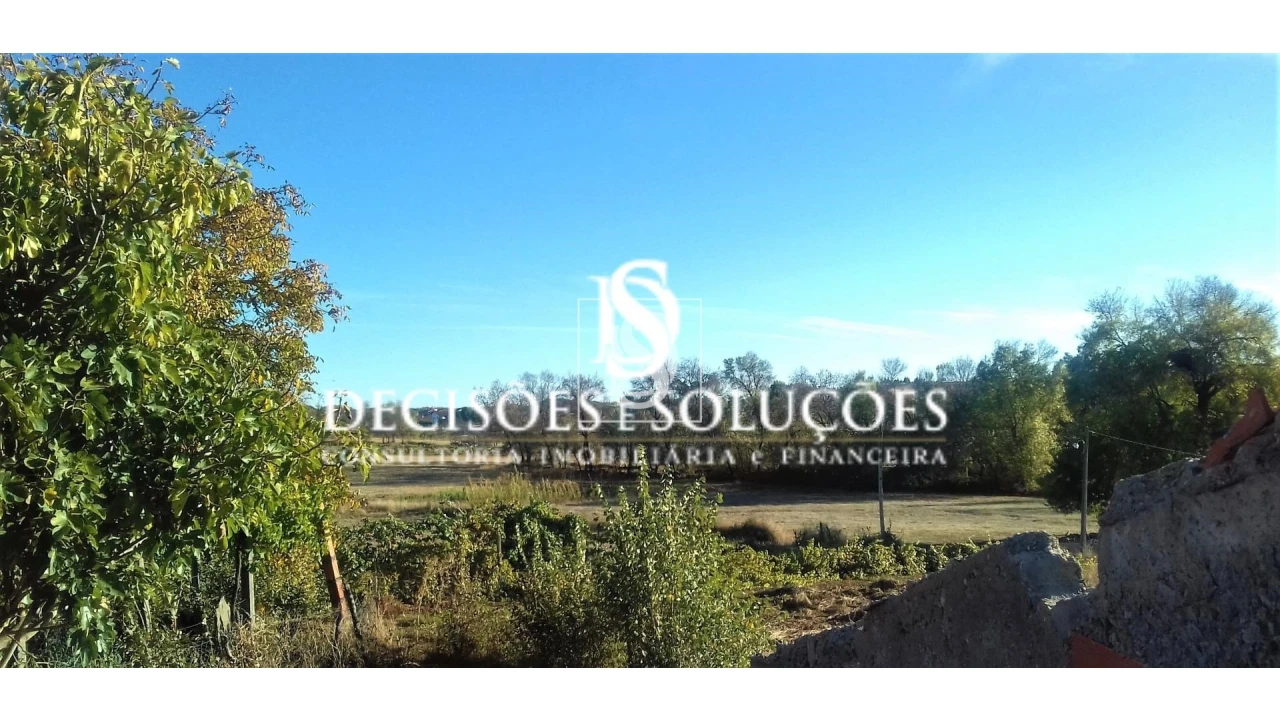 Moradia T4 para Venda em Baçal Foto 1