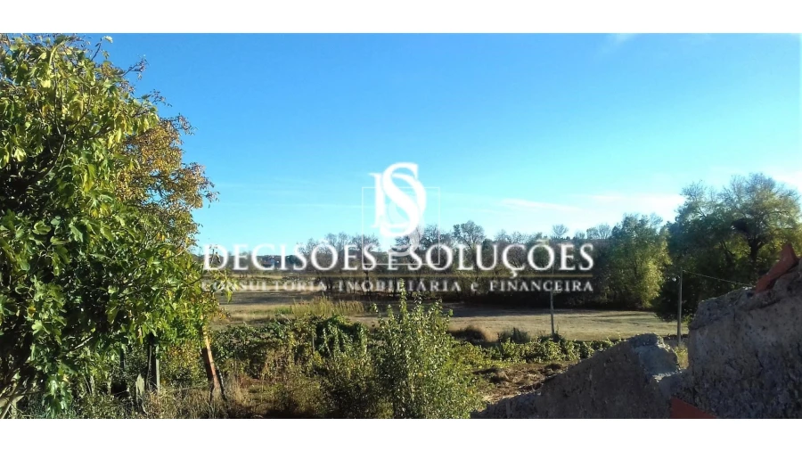 Moradia T4 para Venda em Baçal Foto 1