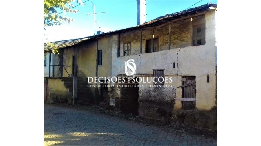 Moradia T4 para Venda em Baçal Foto 6