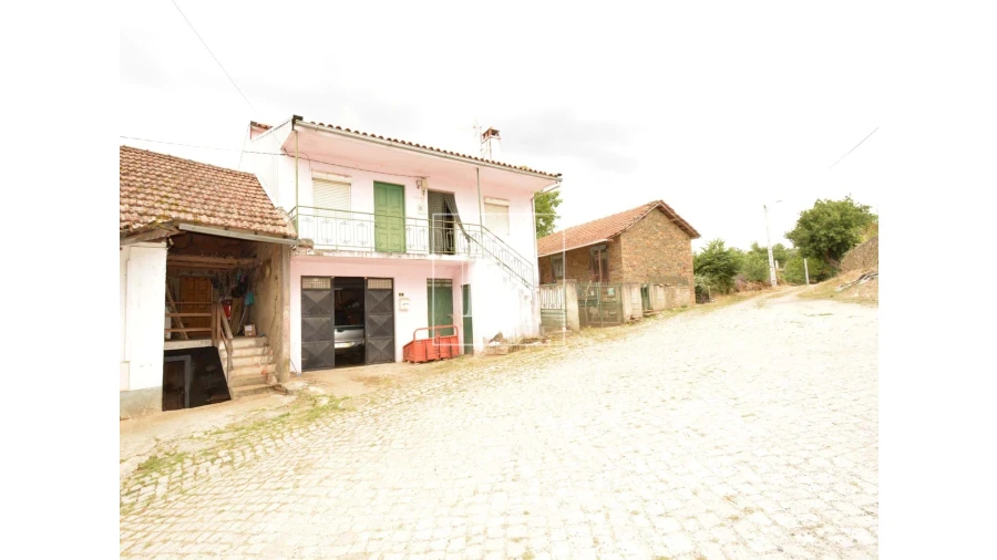 Moradia T3 para Venda em Amendoeira Foto 10