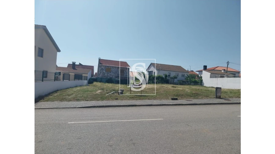 Terreno para Venda em Sé, Santa Maria e Meixedo Foto 3