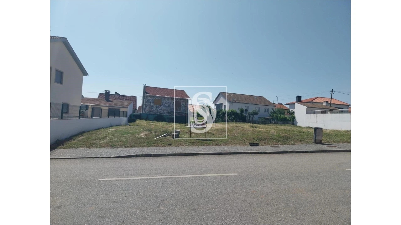 Terreno para Venda em Sé, Santa Maria e Meixedo Foto 3