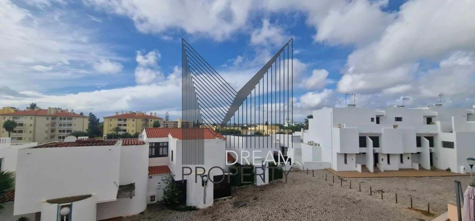 Moradia T5 para Venda em Quarteira Foto 24