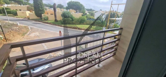 Moradia T5 para Venda em Quarteira