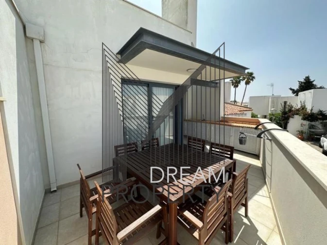 Moradia T5 para Venda em Quarteira Foto 2