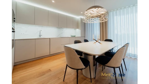 Apartamento T4 para Venda em Santa Marinha e São Pedro da Afurada