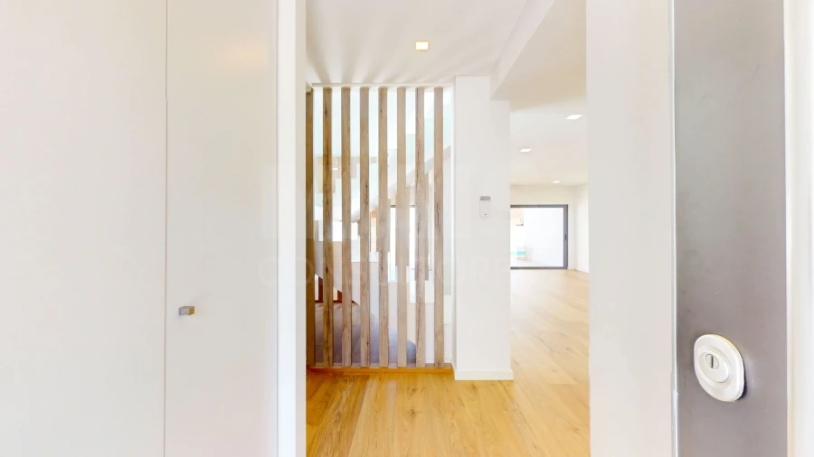 Moradia T4 para Venda em Loures Foto 8