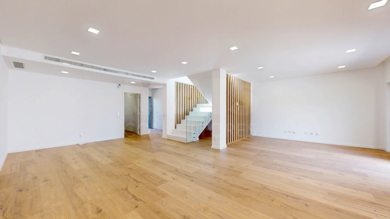 Moradia T4 para Venda em Loures Foto 6