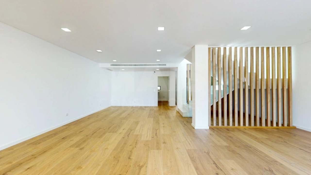 Moradia T4 para Venda em Loures Foto 4