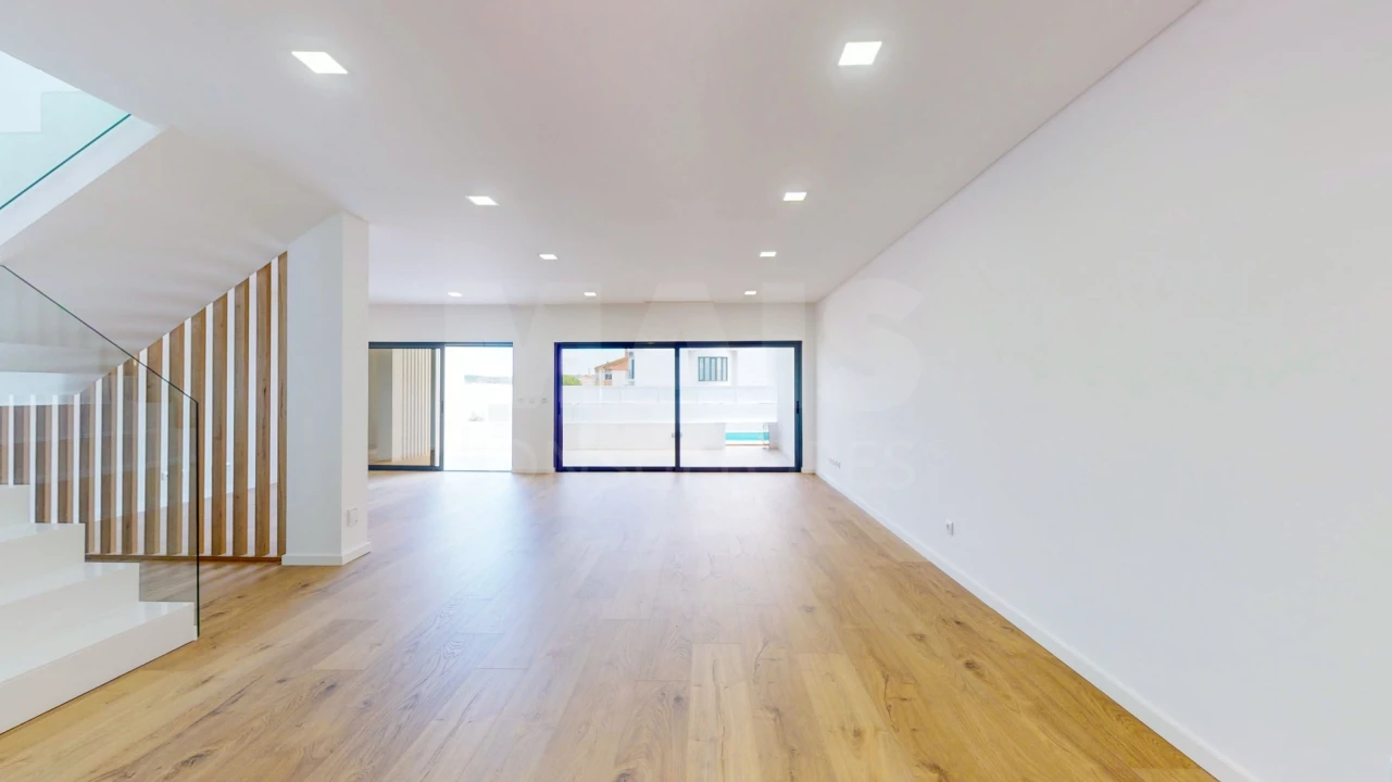 Moradia T4 para Venda em Loures Foto 2