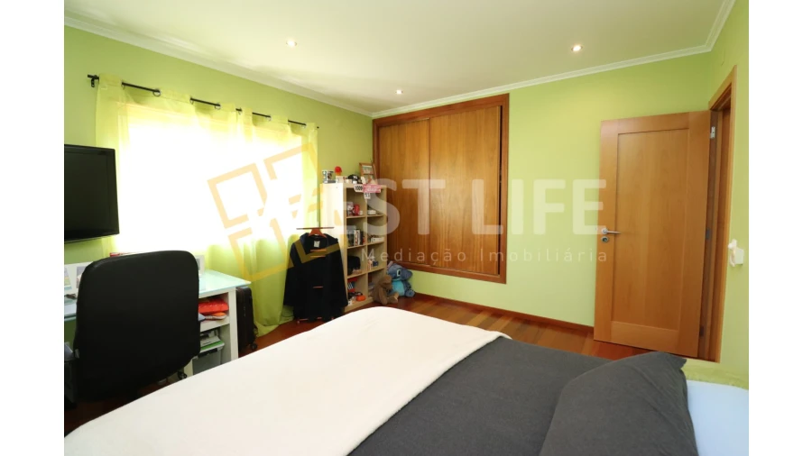 Moradia T3 para Venda em Colares Foto 15