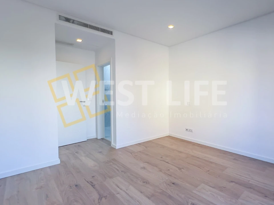 Moradia T4 para Venda em Loures Foto 34
