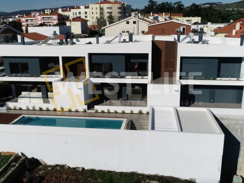 Moradia T4 para Venda em Loures Foto 5