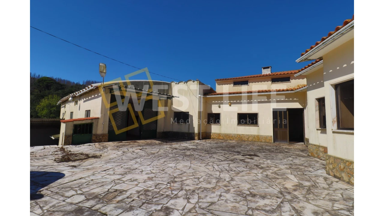 Moradia T6 para Venda em Venda do Pinheiro e Santo Estêvão das Galés Foto 2