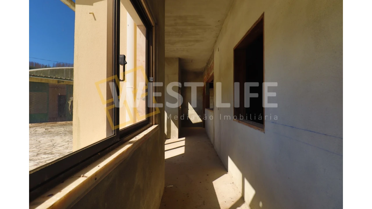 Moradia T6 para Venda em Venda do Pinheiro e Santo Estêvão das Galés Foto 19