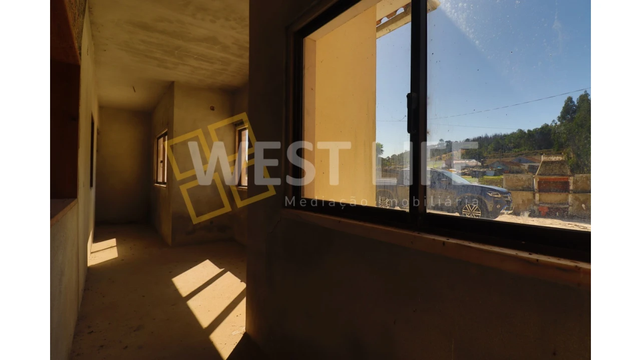 Moradia T6 para Venda em Venda do Pinheiro e Santo Estêvão das Galés Foto 21