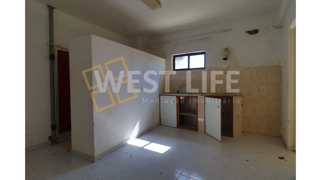 Moradia T6 para Venda em Venda do Pinheiro e Santo Estêvão das Galés Foto 26