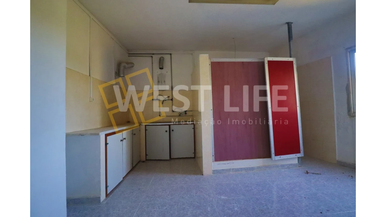 Moradia T6 para Venda em Venda do Pinheiro e Santo Estêvão das Galés Foto 28