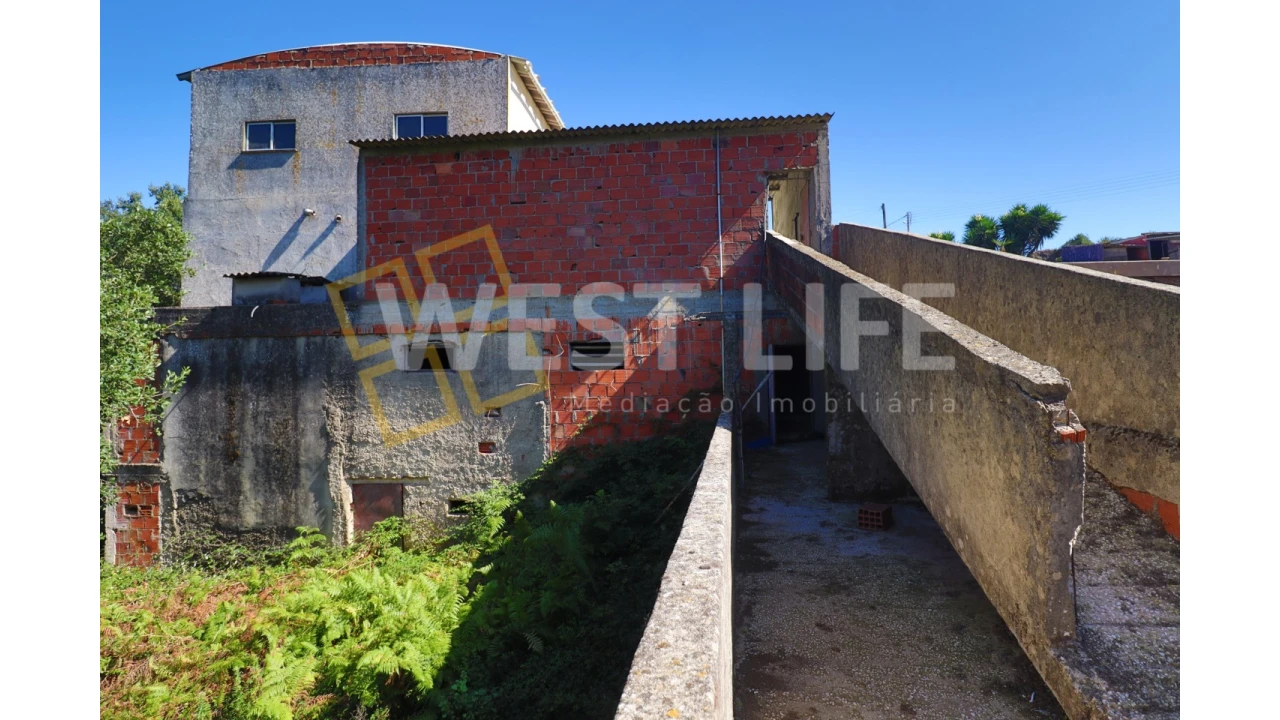 Moradia T6 para Venda em Venda do Pinheiro e Santo Estêvão das Galés Foto 38
