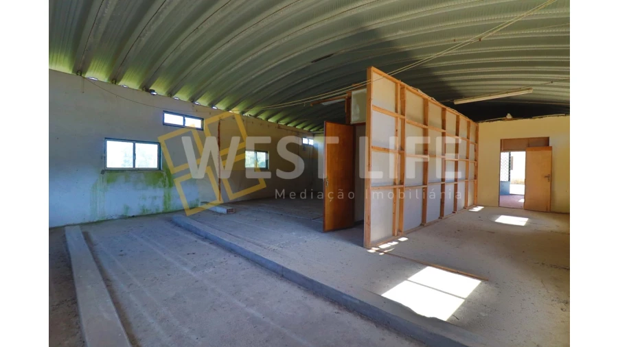 Moradia T6 para Venda em Venda do Pinheiro e Santo Estêvão das Galés Foto 8