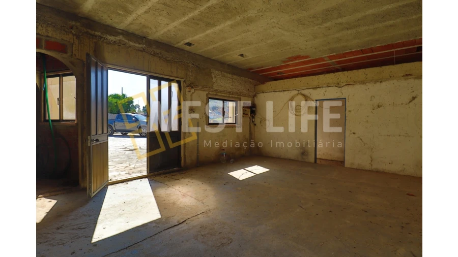 Moradia T6 para Venda em Venda do Pinheiro e Santo Estêvão das Galés Foto 13