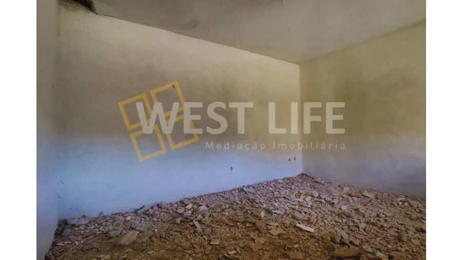 Moradia T6 para Venda em Venda do Pinheiro e Santo Estêvão das Galés Foto 14