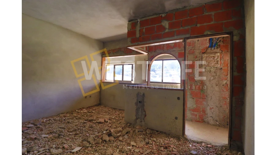 Moradia T6 para Venda em Venda do Pinheiro e Santo Estêvão das Galés Foto 15