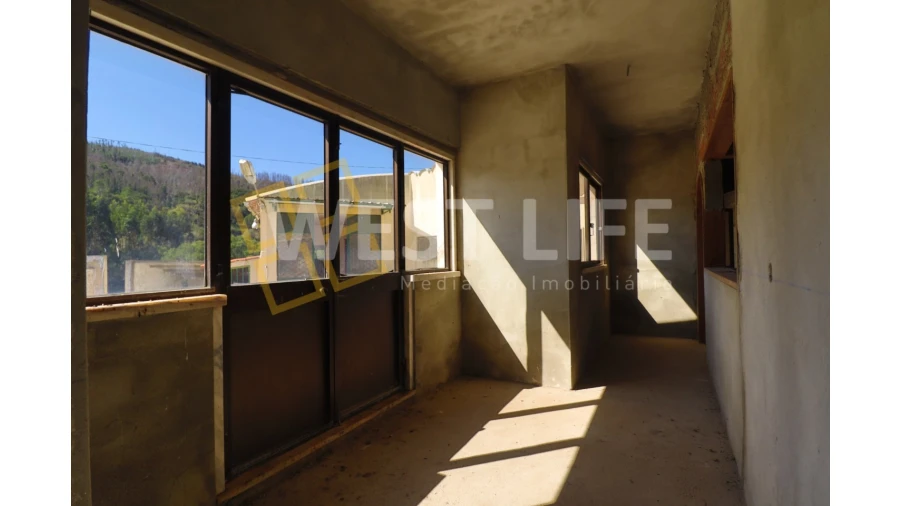 Moradia T6 para Venda em Venda do Pinheiro e Santo Estêvão das Galés Foto 20