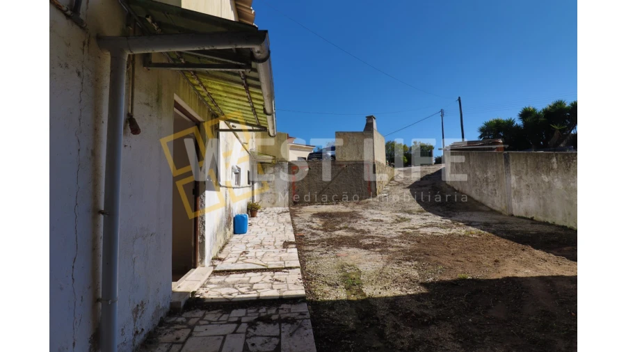 Moradia T6 para Venda em Venda do Pinheiro e Santo Estêvão das Galés Foto 24