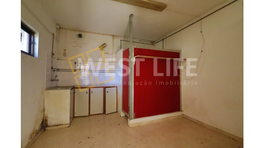 Moradia T6 para Venda em Venda do Pinheiro e Santo Estêvão das Galés Foto 30