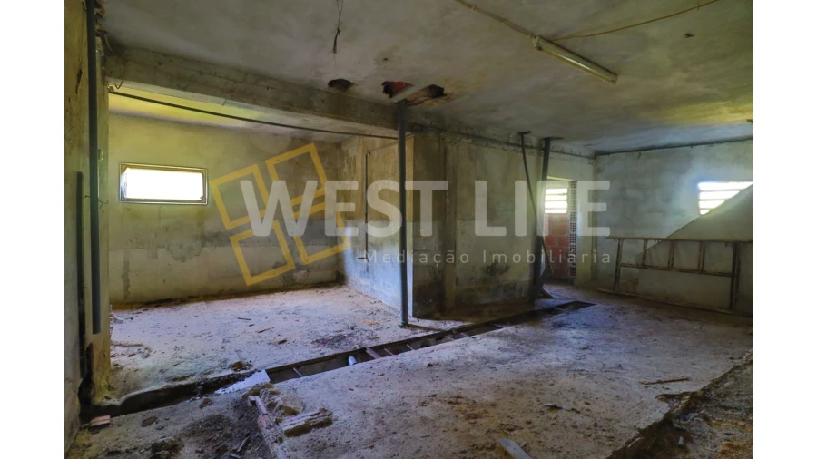 Moradia T6 para Venda em Venda do Pinheiro e Santo Estêvão das Galés Foto 35