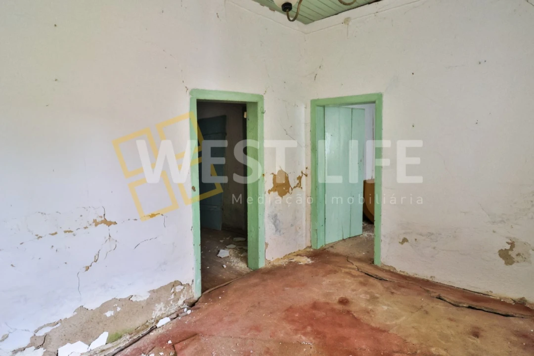 Moradia T2 para Venda em Encarnação Foto 14