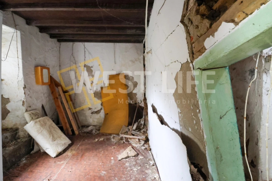 Moradia T2 para Venda em Encarnação Foto 17