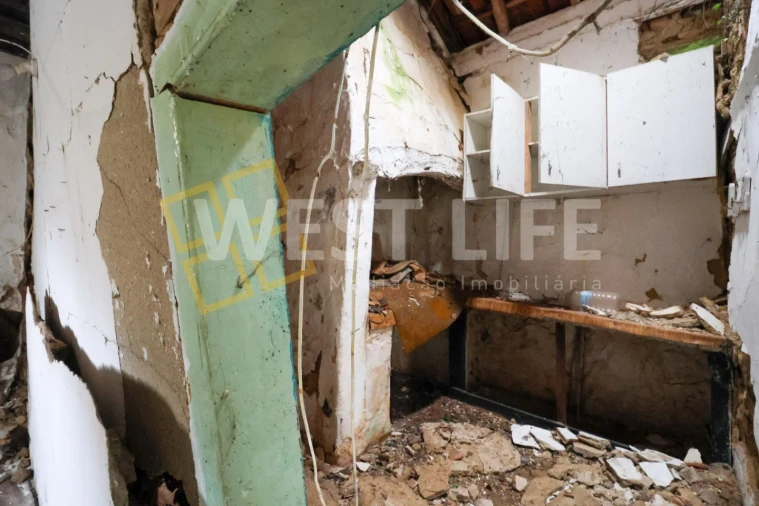 Moradia T2 para Venda em Encarnação Foto 18