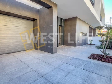 Moradia T4 para Venda em Loures