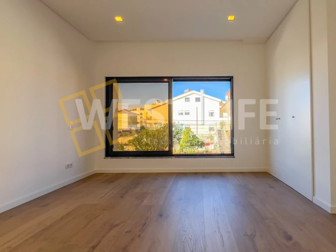 Moradia T4 para Venda em Loures Foto 33