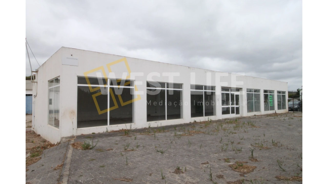 Armazém para Venda em Dois Portos e Runa Foto 10