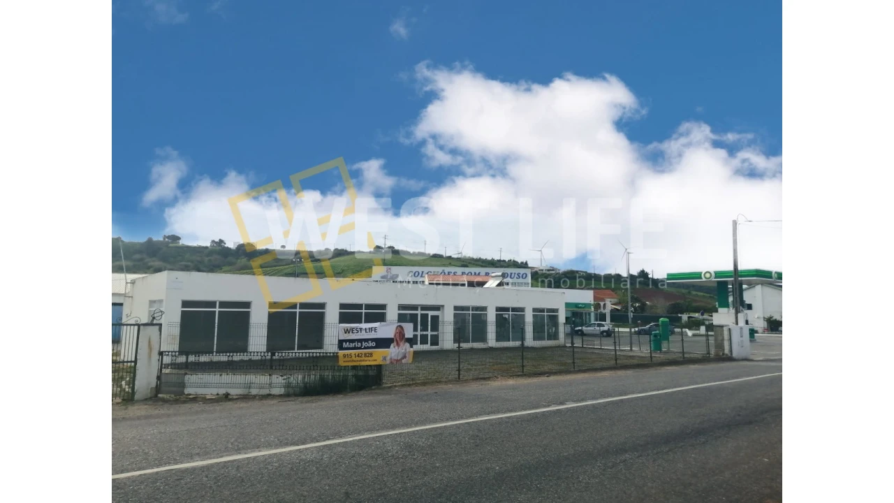 Armazém para Venda em Dois Portos e Runa Foto 2