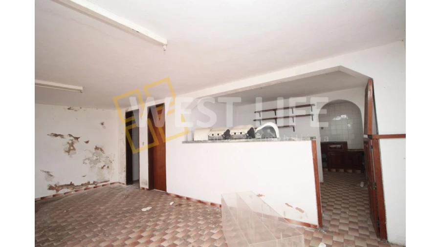 Armazém para Venda em Dois Portos e Runa Foto 22