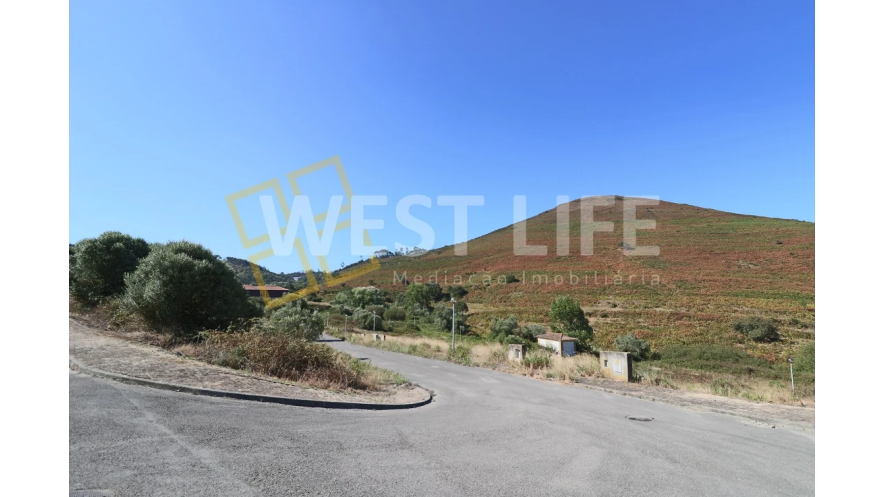 Terreno para Venda em Malveira e São Miguel de Alcainça Foto 1