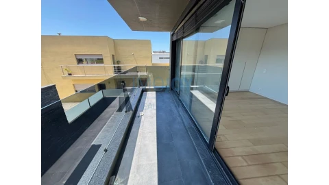 Moradia T3 para Venda em Madalena