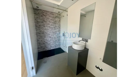 Moradia T3 para Venda em Madalena