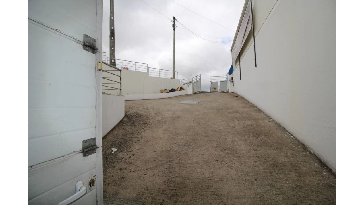 Armazém para Venda em Rio de Mouro Foto 22