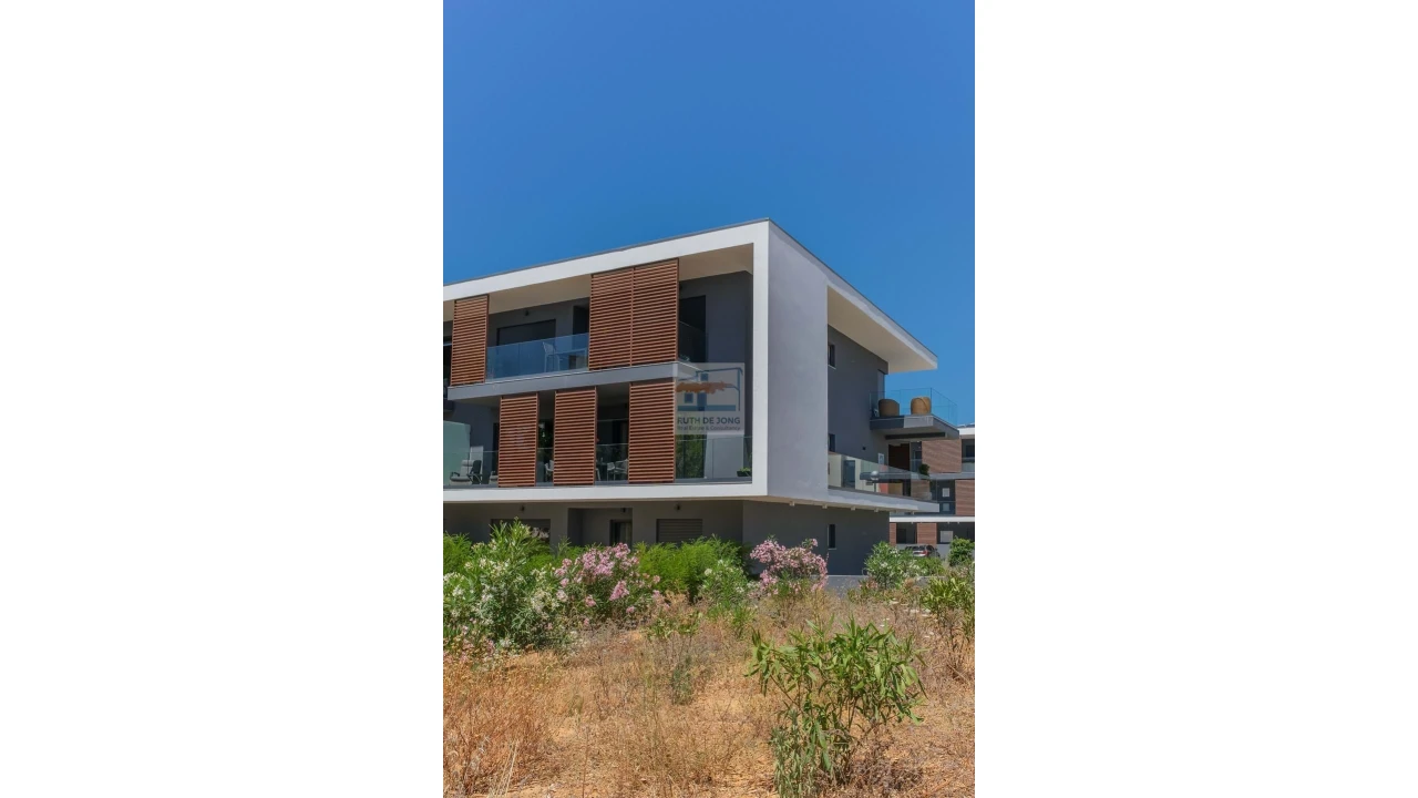 Apartamento T3 para Venda em Portimão Foto 11