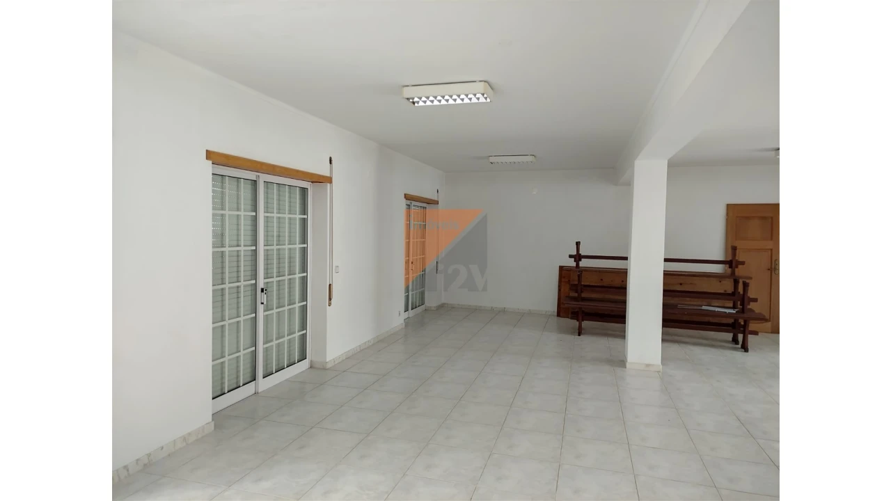 Escritório para Arrendamento em Caranguejeira Foto 5