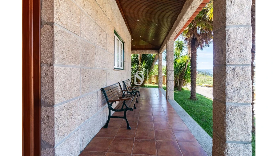 Moradia T5 para Venda em Anreade e São Romão de Aregos Foto 1