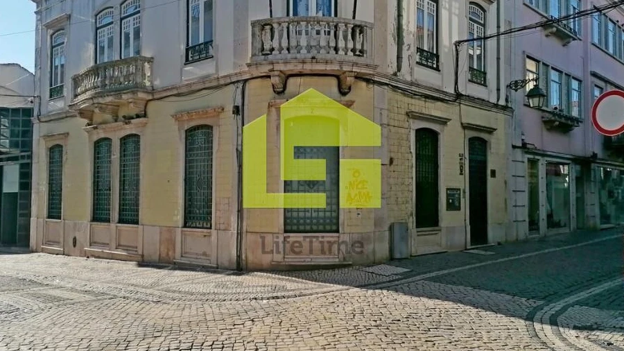 Loja para Venda em Romeira e Várzea