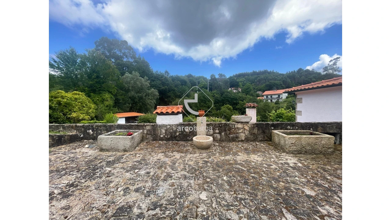 Moradia T5 para Venda em Fornelos e Queijada Foto 35