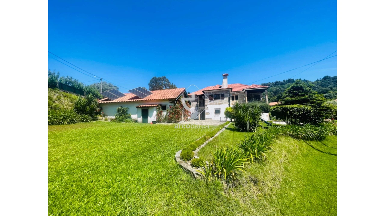 Moradia T5 para Venda em Fornelos e Queijada Foto 4